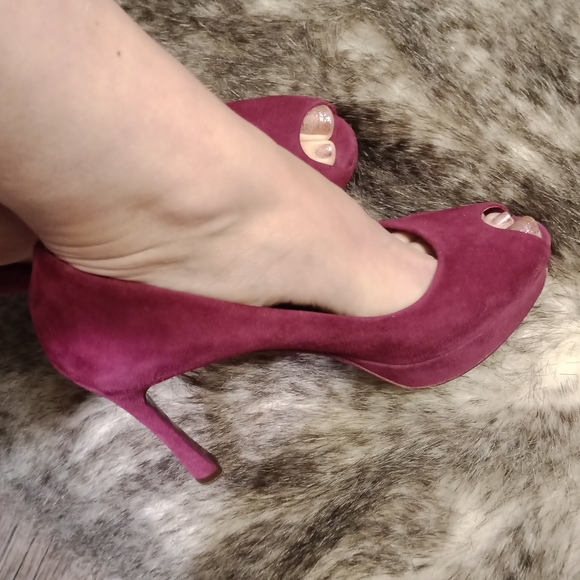 Yves Saint Laurent suede heels - Picture 14 of 16